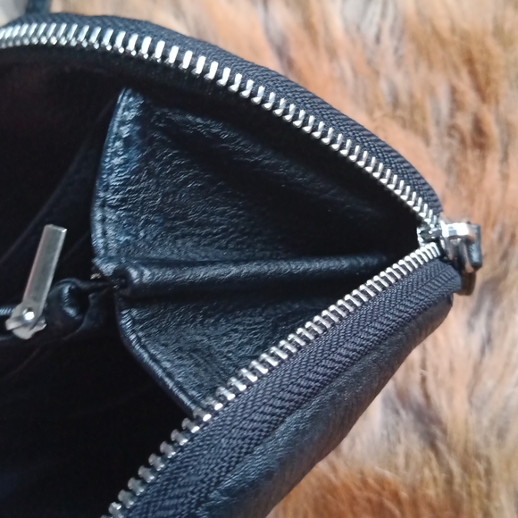 Steve Madden wristlet - Picture 8 of 16